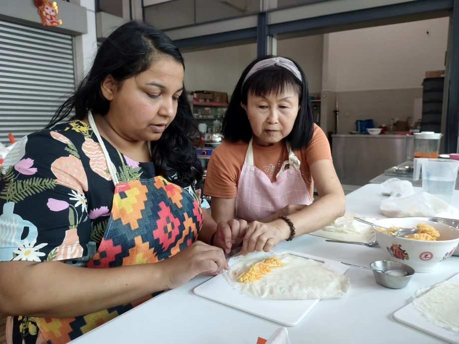 游客吃炒粿条 也能学煮 槟业者促推 烹饪旅游
