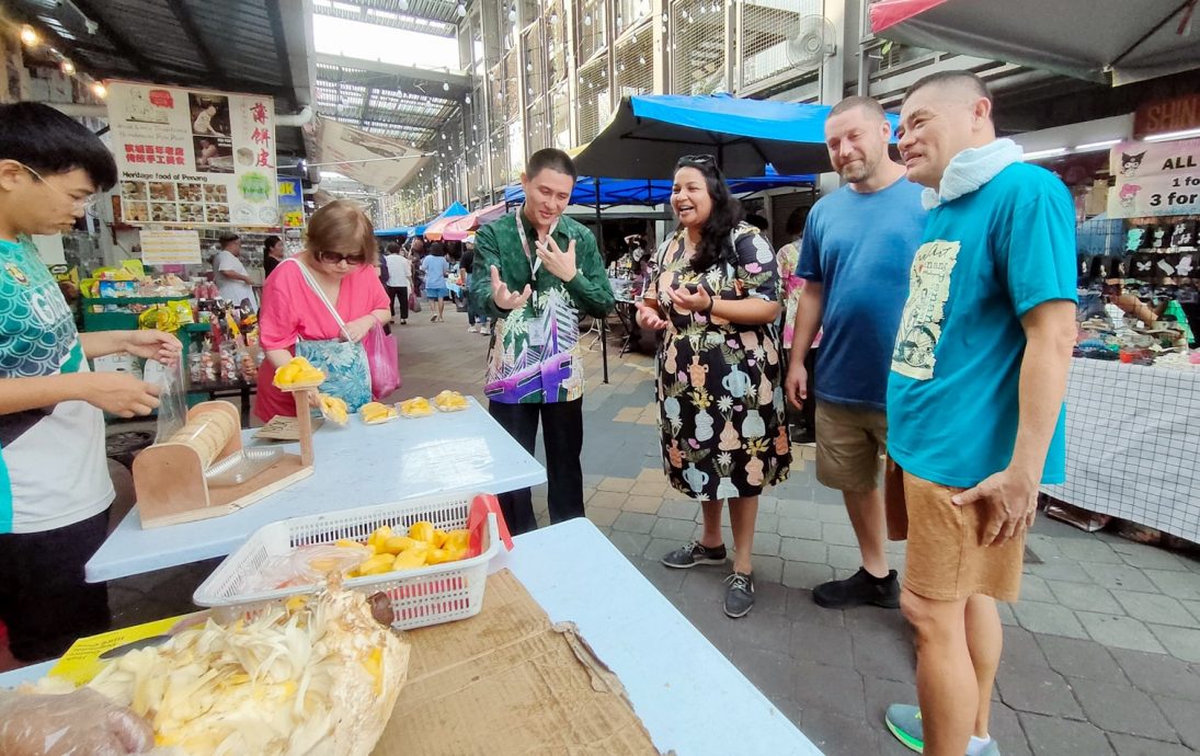 游客吃炒粿条 也能学煮 槟业者促推 烹饪旅游