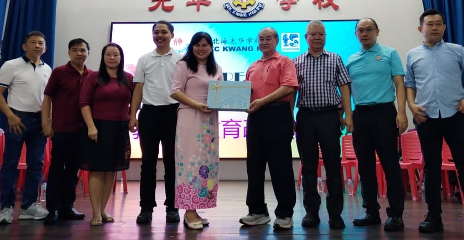 +请签发∕VIP文(大北马)曾文忠:为教师提供更广阔的发展平台和后勤保障