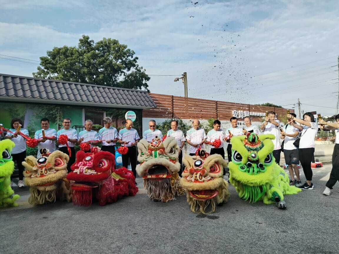 请签发(大北马)龙猫来到峇东埔励侨学校