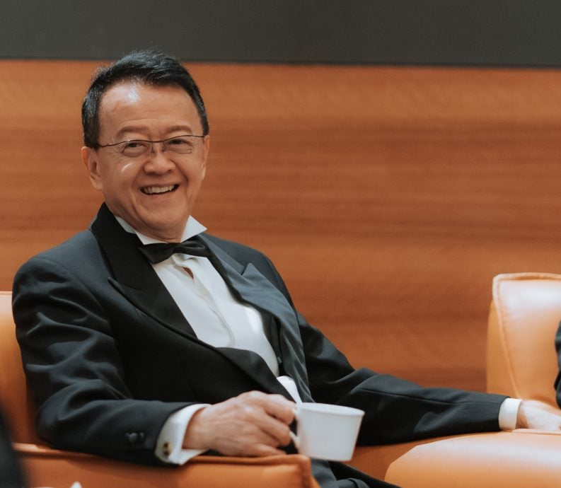 谢富年获日本天皇颁授“旭日中绶章”／艾瑾处理