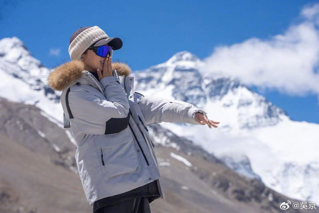 谢楠攀珠穆朗玛峰成全老公 吴京隔空二度求婚圆梦