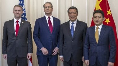 趁赴首尔APEC会议 李成钢再晤格里尔
