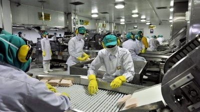 最低薪调高 人头成本增 企业喊瘦身 员工需自救