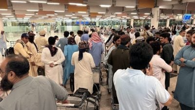 路透社：印巴空战 中歼-10战斗机击落2军机