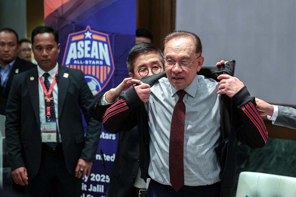 身为铁杆“魔迷”陷“两难” 安华:我还在思考支持谁