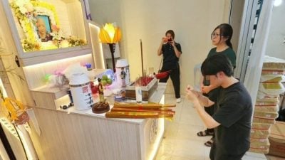 车撞快餐店 | 司机再受警传召 “我无意伤人 盼道歉被接受”