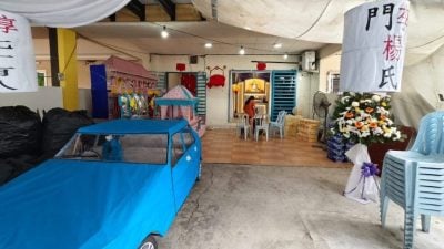 车撞快餐店 | 每年家人很重视母亲节 儿：再也无法和妈一起庆祝