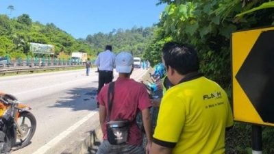 轿车疑失控冲反车道猛撞摩托 2男女骑士双双毙命