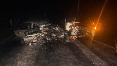 轿车闯入反向车道撞四驱车 2长者死亡2人伤