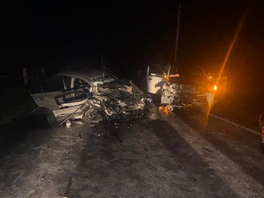 轿车闯入反向车道撞四驱车 2长者死亡2人伤