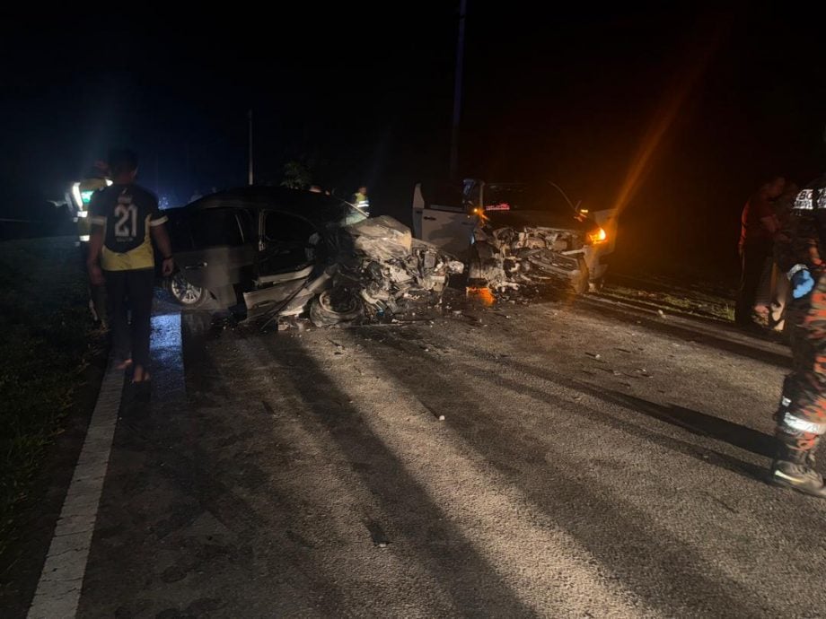 轿车闯入反向车道撞四驱车 2长者死亡2人伤