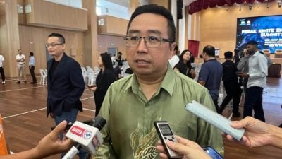 郑立慷：业界同意遵守指南 立法管AI尚需时间