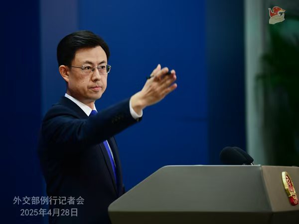 郭嘉昆指回击反华势力 “外交部发言人是战士”