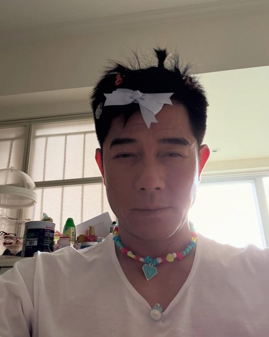 郭富城获二女儿亲做造型 “姑娘”Look引视觉冲击