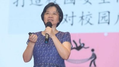 学校应设公关部处理突发事故  郭富美：免造成人心惶惶