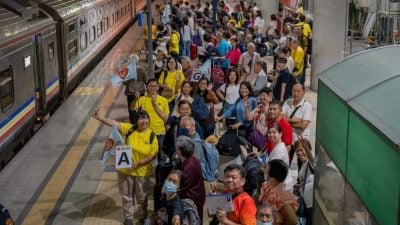 金世纪“幸运一条龙2.0” 300人搭列车畅游泰南