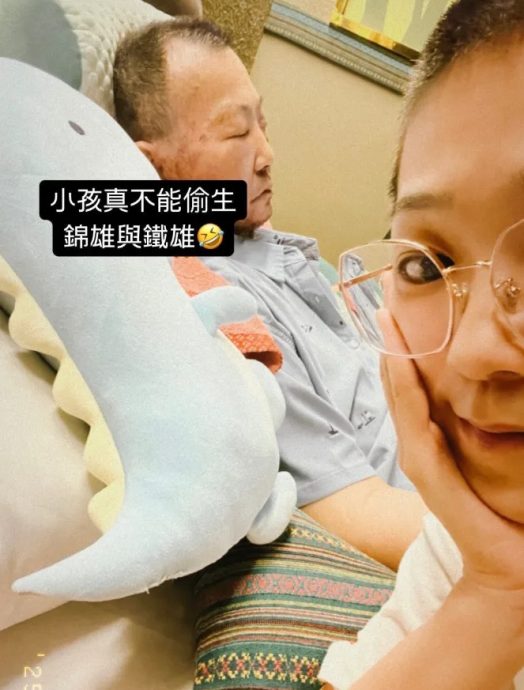 金曲歌后曹雅雯突剃平头 背后原因藏洋葱