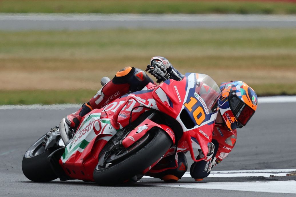 铃木赛道测试中摔车  MotoGP车手马里尼重伤