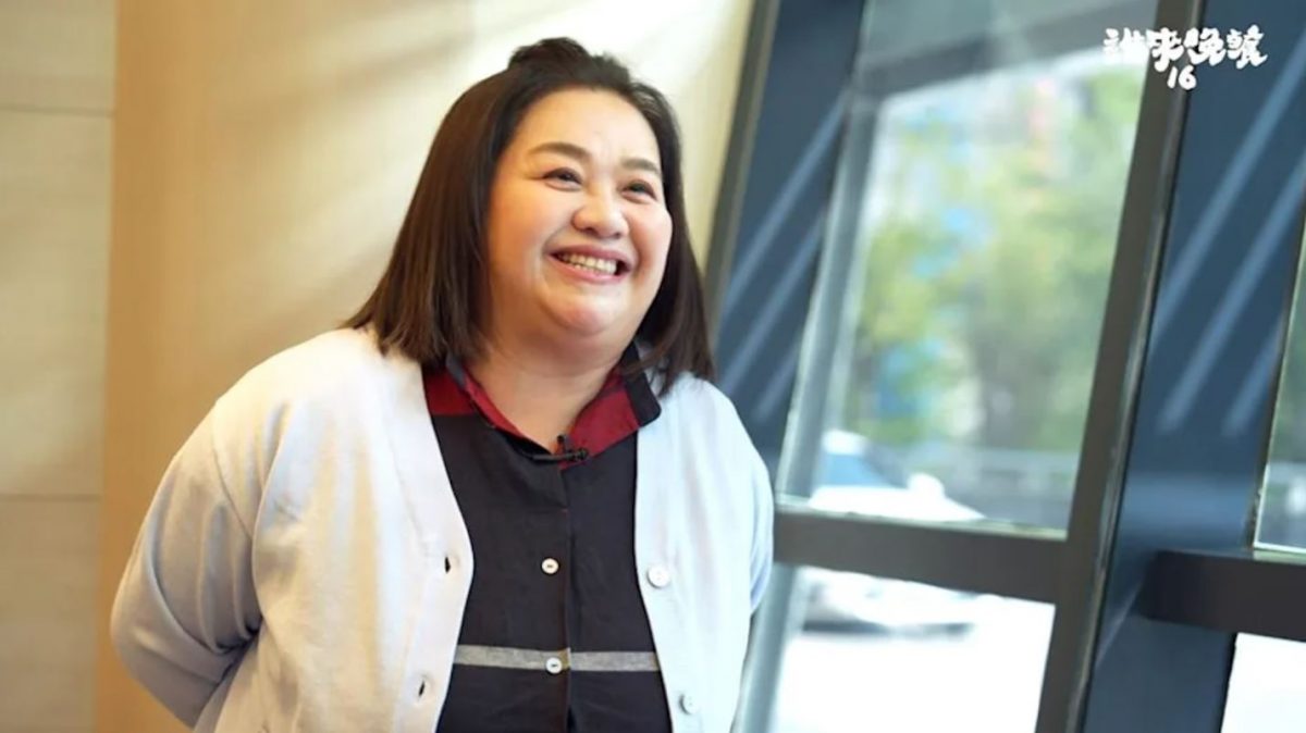 锺欣凌帮拍嗝女儿脸变绿 过度自责患产后忧郁症