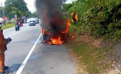 霹3起轿车起火事故 所幸无人伤亡