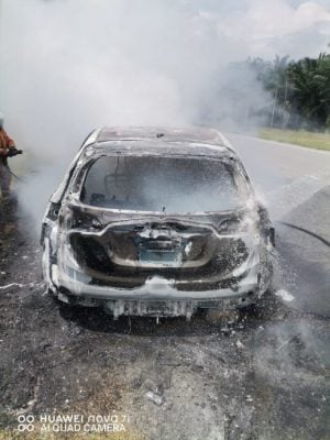霹3起轿车起火事故 所幸无人伤亡
