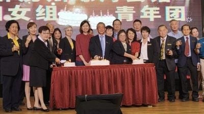 霹琼海会馆周年联欢宴 | 林明辉：引领未来发展趋势  鼓励年轻人学AI知识