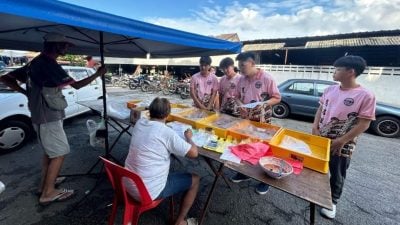 育才独中筹发展基金  办义卖会征求物资