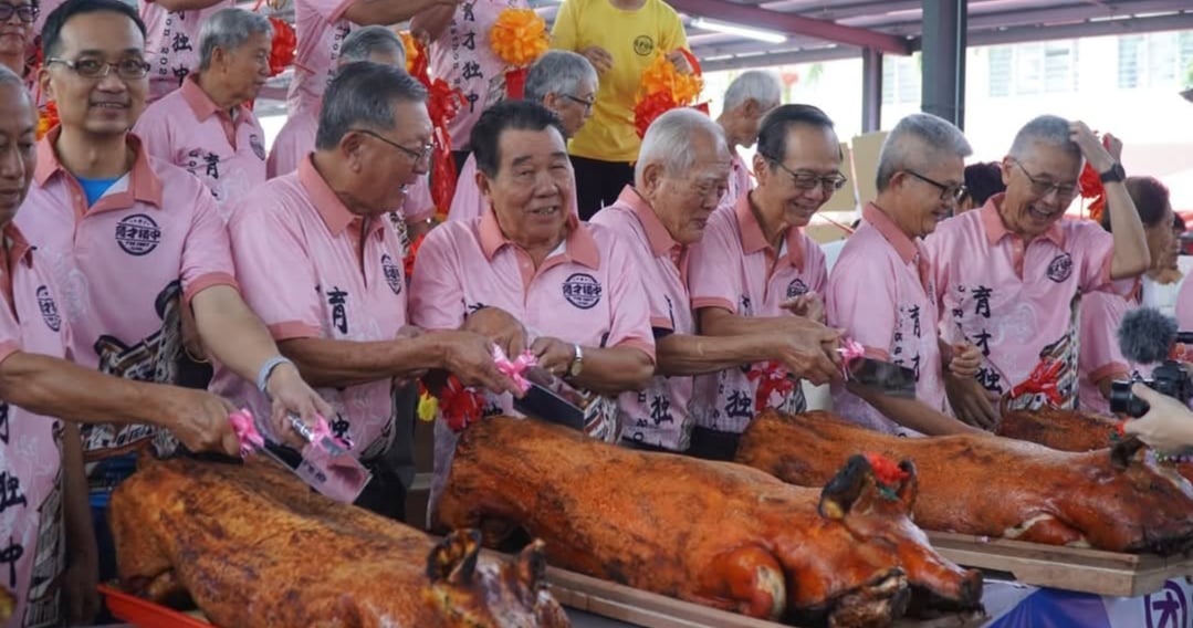 霹:学海学记|校园报道|主文|育才独中义卖会轻松办