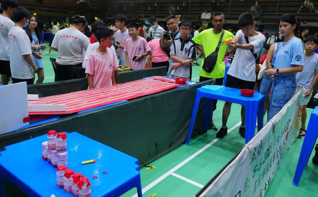 霹:学海学记|校园报道|主文|育才独中义卖会轻松办