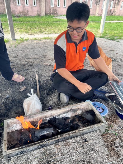 霹:学海学记|校园报道|制服团体在校露营 109人解锁新技能