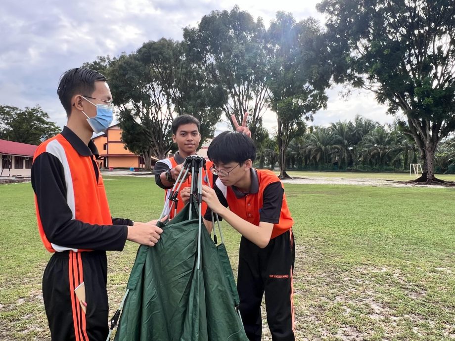 霹:学海学记|校园报道|制服团体在校露营 109人解锁新技能