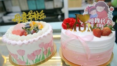 市民精心筹备 迎母亲节   酒楼纷接订单 蛋糕花束看俏