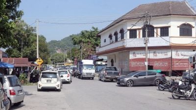 焦点社区：新邦波赖 | 深夜异味3个月投诉11次   陈家兴黄彩仪深夜直播临检无果