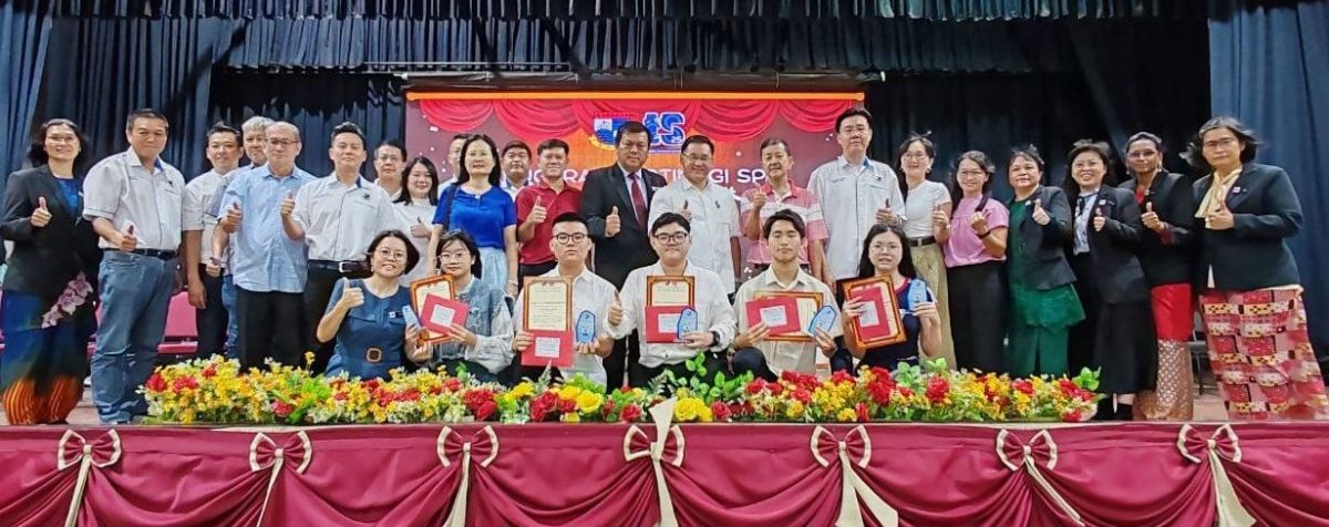 颜天禄:华中荣登全州77所中学在获取10科A+成绩方面的榜首