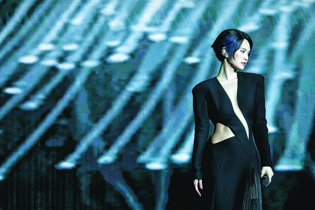 香港开唱感触落泪　杨丞琳借歌反击Makiyo