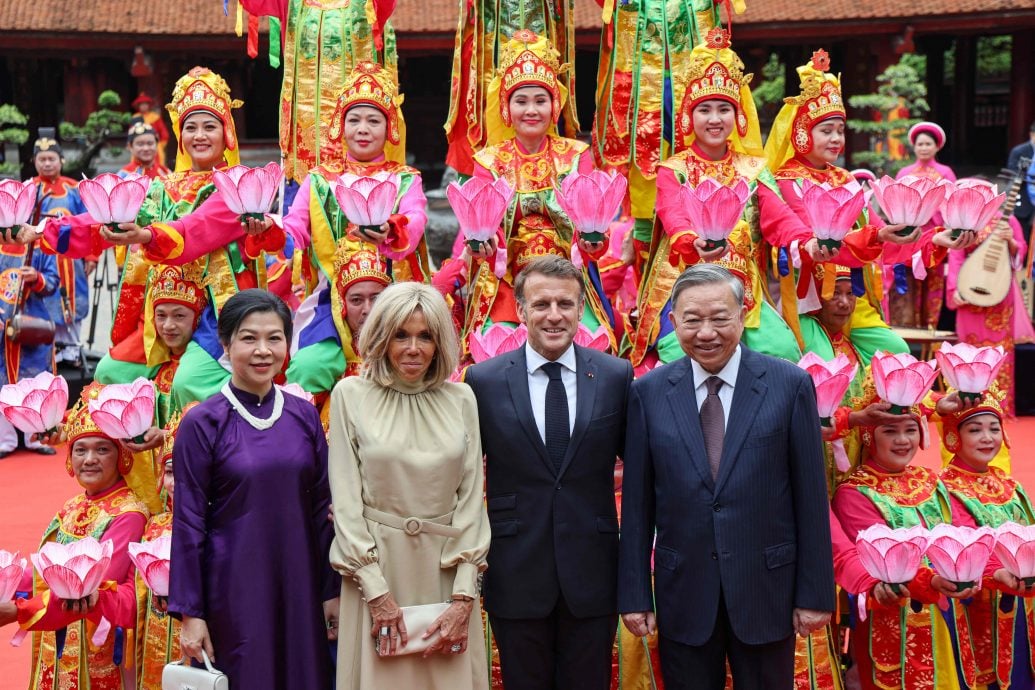 马克龙访问越南 吁建立“基于法律”的世界秩序