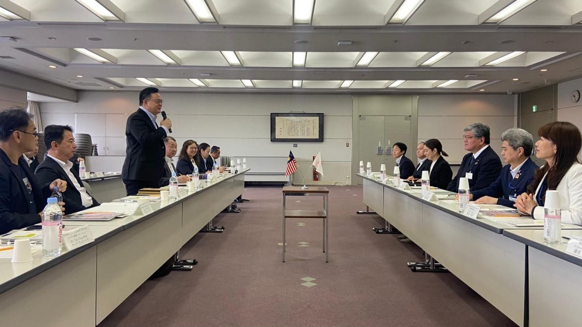 马华考察团访板桥市政府 交流创新社区经济发展