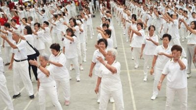 参与霹太极气功大汇操   马泰626人打太极 壮观