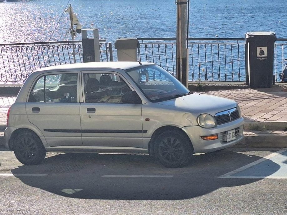 驾驶停车很方便 座椅舒适 外国车主大赞Kelisa