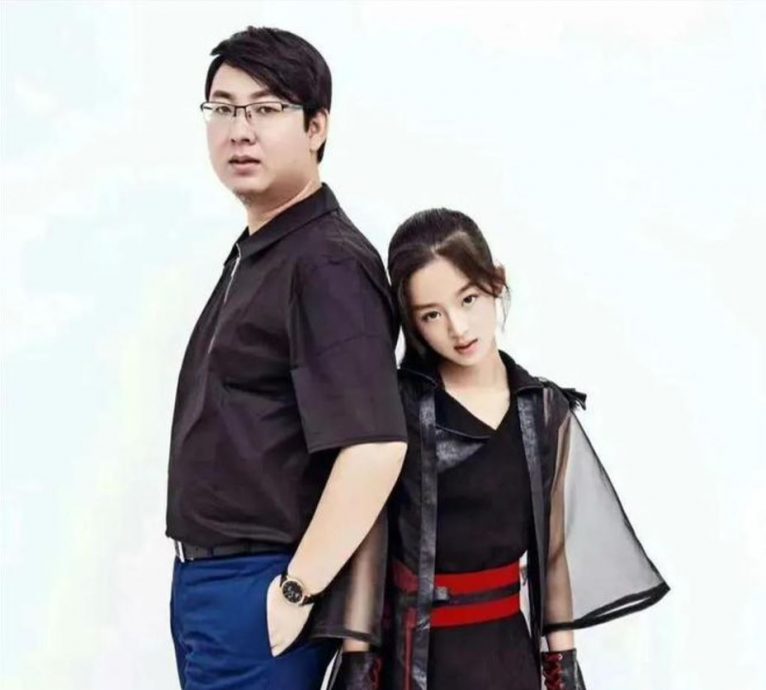 黄杨钿甜炫富变“坑爹” 父亲涉违规经商被调查