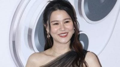 黄翠如产后首露面 剖腹生时发现子宫有瘤