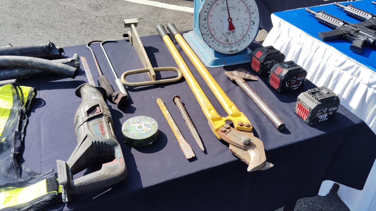 黑警庇护 内鬼支援·偷电缆团伙组织周密 一年获利近700万