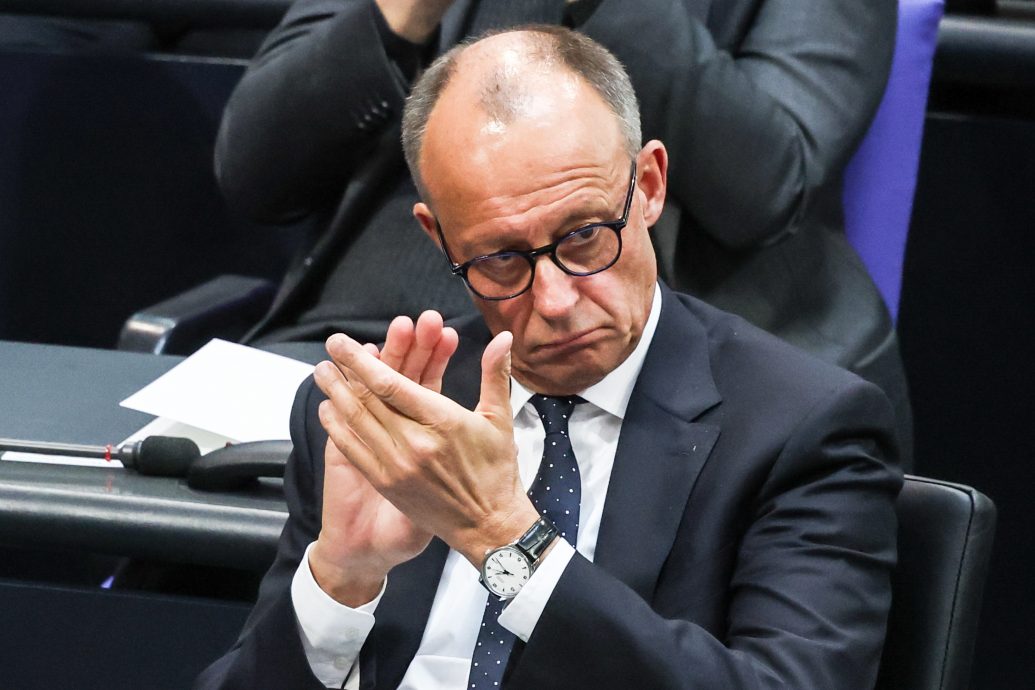 默茨与特朗普通话 同意需迅速解决德美贸易争端