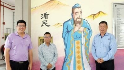 校園我董 | 非中文出身 毅然挑大樑   黃開春 為循民事必躬親 
