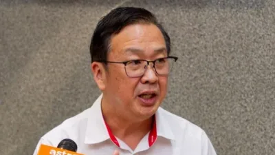 调侃公正党进入家族领导 刘华才：祝他们一切顺利