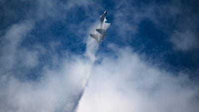 空军司令亲自上阵缔造历史    LIMA`25国旗战机由他操控