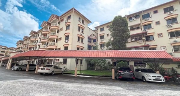 （全国版）被关狗笼受害学生是小女孩，过去3年一点犯错即被鞭打