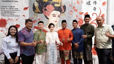 范冰冰宣传甲15亿点击创大马纪录 | 范冰冰是否续任旅游大使?   首长大卖关子