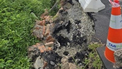 1公里路10处爆水管   修好又爆裂居民叫苦